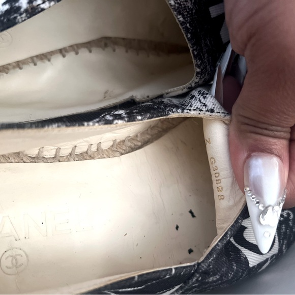 CHANEL Printed Canvas Grosgrain Espadrilles - Picture 7 of 11